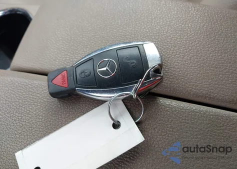 2010 Mercedes-Benz Glk 350 z USA, uszkodzony, nr VIN WDCGG5GB8AF394628